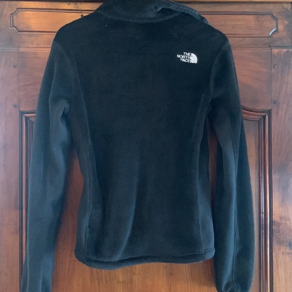 Women’s black North Face fleece - Picture 5 of 6